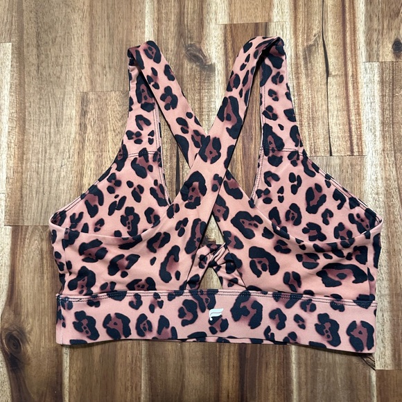 2 Fabletics Sports Bras with cute cut out ~ Small - Picture 4 of 7